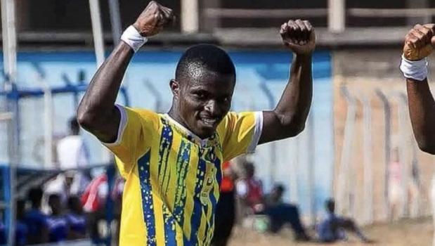 Futbol dünyasını sarsan olay! Takım otobüsüne silahlı saldırı: Genç oyuncuyu kafasından vurdular)