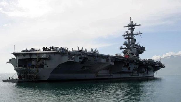 ABD uçak gemisinden tarihi rota! Husilerden kaçmak için Afrika'yı dolaşıyor)