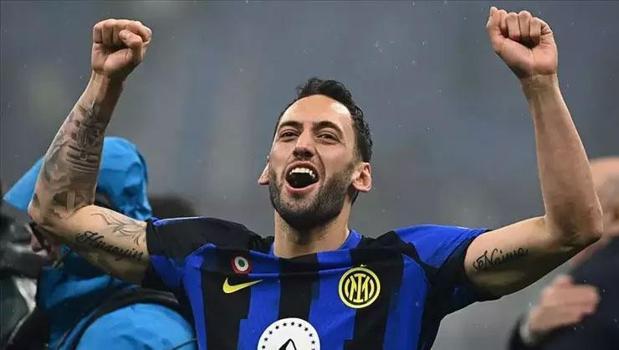 Transfer iddialarına son noktayı koydu! Hakan Çalhanoğlu cephesinden transfer açıklaması)