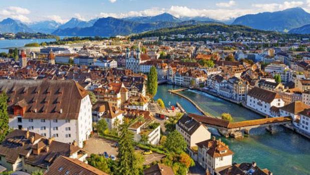 İran savaşı sonrası Dubai zenginleri İsviçre’ye kaçıyor)