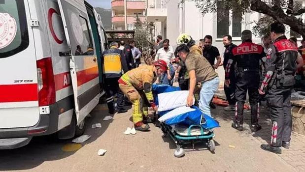 Kahramanmaraş'ta okulda silahlı saldırı! Vali Ünlüer: '4 can kaybı, 20 yaralımız var')