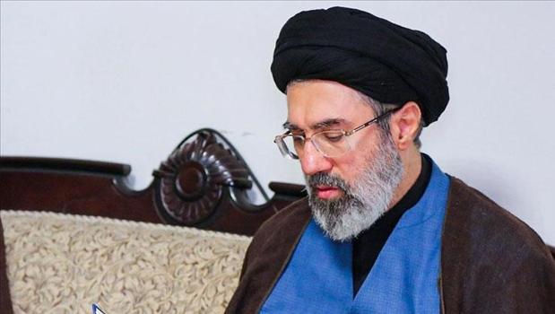 İran dini lideri Hamaney’den gözdağı! Düşmanlara yeni yenilgilerin acısını tattırmaya hazırız’)