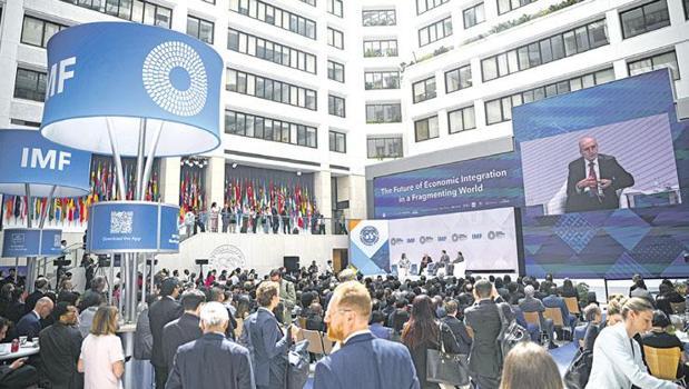 Türkiye riskleri fırsata çeviren merkez olacak)