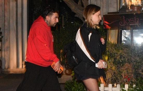 Ünlü rapçi Motive sevgilisiyle Cihangir'de yakalandı!)