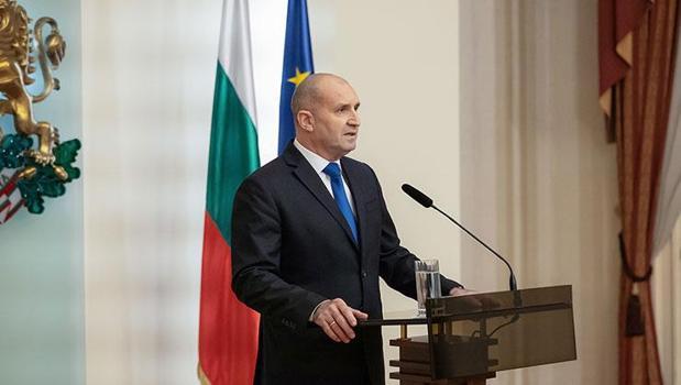 Bulgaristan’da Radev fırtınası! Sandıktan tek başına iktidar çıktı)