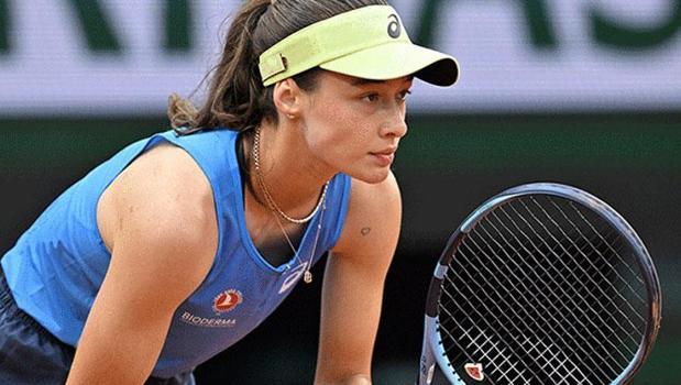 Zeynep Sönmez’den tarihi rekor! Dünya sıralamasında 67. sıraya yükseldi)