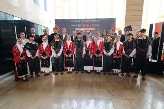Mezopotamya’nın kalbi Şanlıurfa’da Kültür Yolu Festivali başladı)