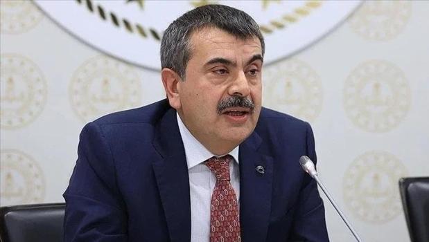 Bakan Tekin: MEB bursuyla yurt dışına gönderilen kişiler kadro kısıtı aranmaksızın atanacak)