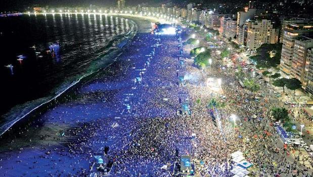 Shakira’dan 2 milyona konser)