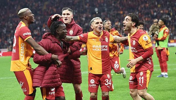 Galatasaray’da şok ayrılık! Yakın çevresine kararını söyledi)
