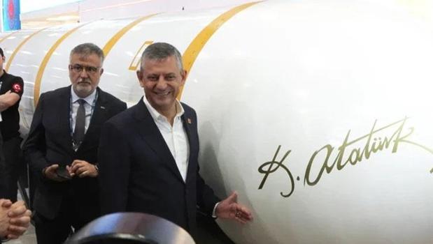 CHP lideri Özel, SAHA EXPO 2026'yı ziyaret etti)