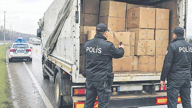 Kaçak yük şoförü yaktı)