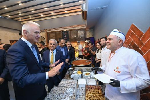 Mersin'de festivalin en kalabalık durağı sofralar olabilir! 45 noktalık dev gastronomi rotası)