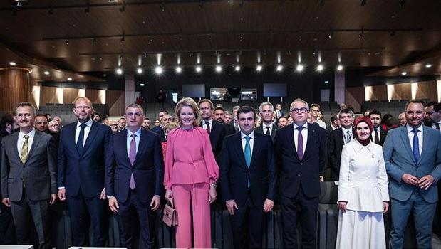 Belçika kraliçesi Mathilde Baykar’ı ziyaret etti)
