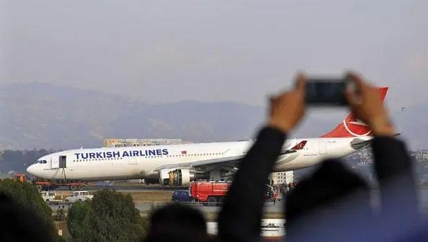 Nepal seferini yapan THY uçağında yangın paniği! Tahliye edildi)