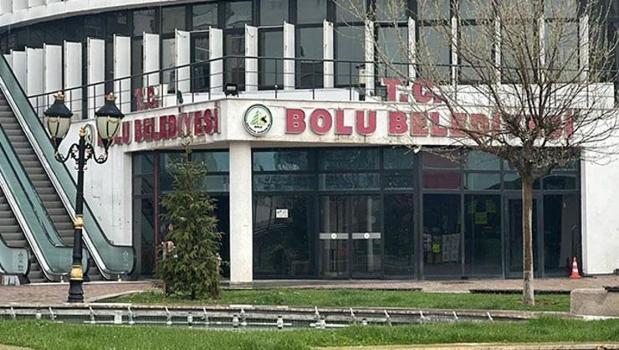 Bolu Belediyesi’nde operasyon! Binalarda arama ve inceleme sürüyor)