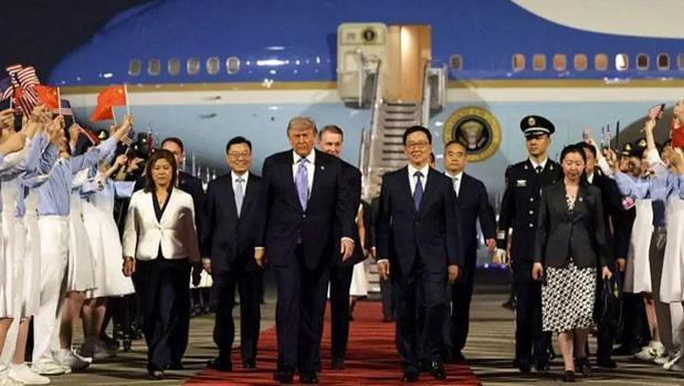 Pekin'de tarihi zirve! Trump, 9 yılın ardından Çin'de)
