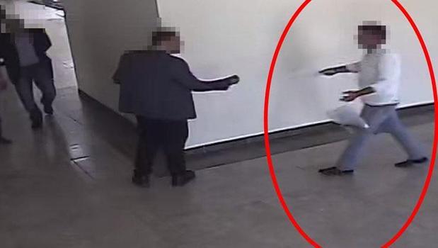 Sivrihisar Belediyesi'nde tansiyon yükseldi! Başkan Habil Dökmeci’ye yumruklu saldırı: 1 yaralı, 1 gözaltı)