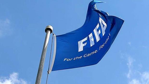FIFA’dan Türk futboluna transfer darbesi! 3 kulübe 3 dönem yasak)
