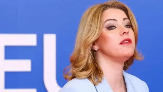 Letonya'da koalisyon çöktü! Başbakan seçim öncesi istifa etti)