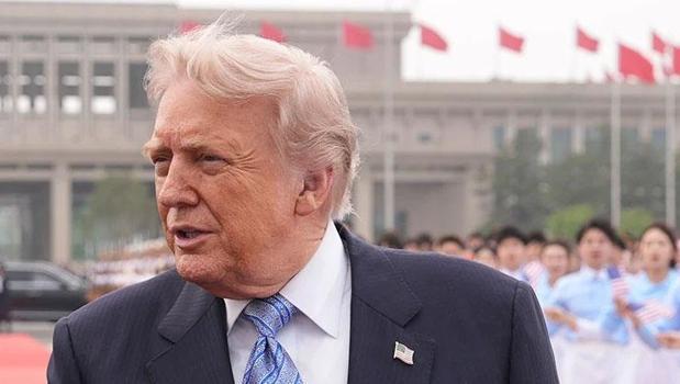 Trump'tan Pekin dönüşü gövde gösterisi! 750 uçaklık dev anlaşma ve İran mesajı)