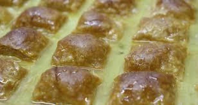 Karadeniz'in damak çatlatan tatlısı! Herkes onu börek zannediyor ama değil)