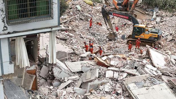 Çin'de korkutan deprem: 5.2 büyüklüğündeki sarsıntıda 2 can kaybı)