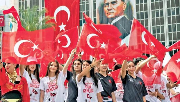 O vapurun izinde hep senin peşinde)