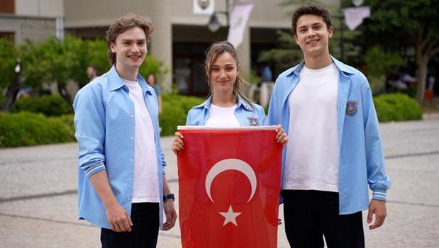 19 Mayıs ruhu sette! Daha zeki, daha çevik, daha çalışkan, daha 17)