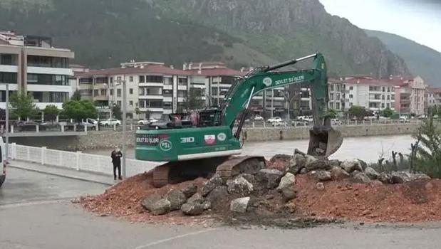 Tokat ve Amasya'da taşkın alarmı! Okullar tatil edildi)