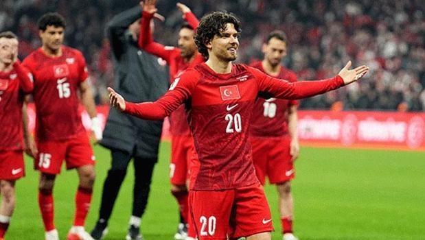 Brighton’da sezonun oyuncusu: Ferdi Kadıoğlu! Taraftarlar seçti)