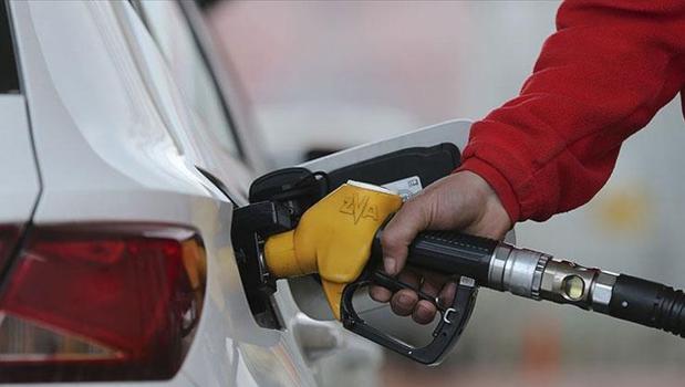 Petrol fiyatları sert düştü! Gözler akaryakıt fiyatlarında)