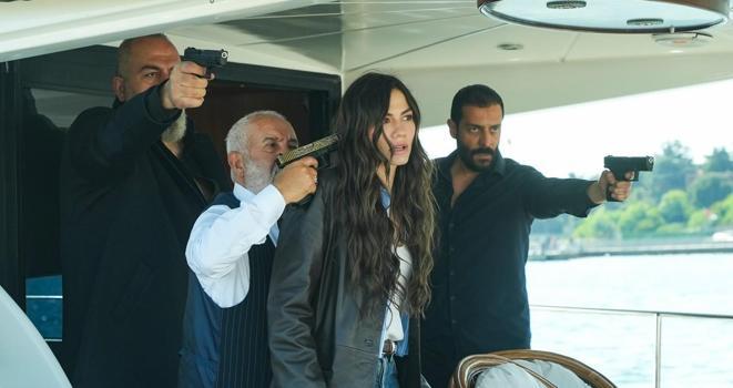 Eşref Rüya'da Nisan, Eşref için kendini ateşe attı!)