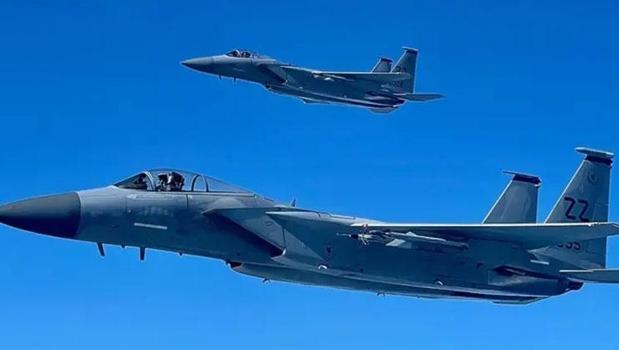 Doğu blokunda nefes kesen hareketlilik! NATO jetleri peş peşe havalandı)