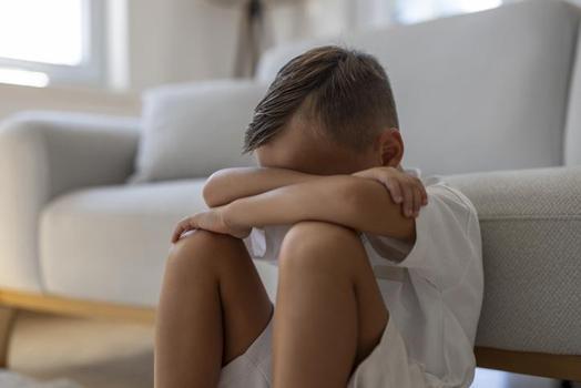 Çocuklarda depresyon nasıl anlaşılır? Maskelenmiş belirtilere dikkat!)