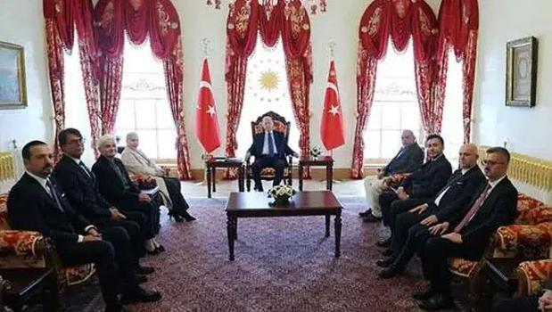 Cumhurbaşkanı Erdoğan, Adnan Menderes'in ailesini kabul etti)