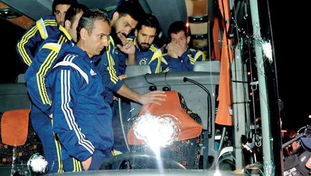 Fenerbahçe otobüs saldırısında sır perdesi aralanıyor! Kara gecenin dosyası yeniden açıldı)