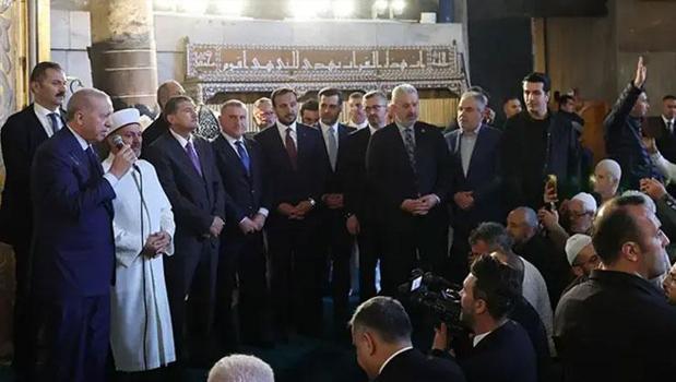 İstanbul'un fethinin 573. yıl dönümü: Erdoğan: Bu akşam İstanbul bir başka güzel olacak)