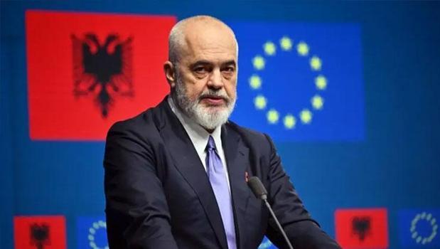 AB'den Arnavutluk'a yeşil ışık: Üyelik 2027'ye kadar tamamlanabilir)
