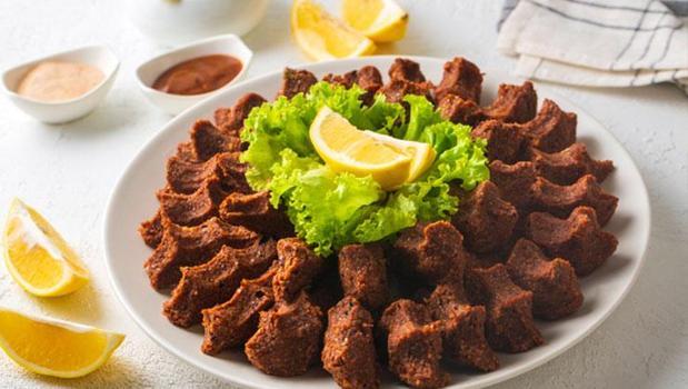 Çiğ köfte yoğururken herkes bu hatayı yapıyor! Meğer ustaların sırrı o malzemede gizliymiş)
