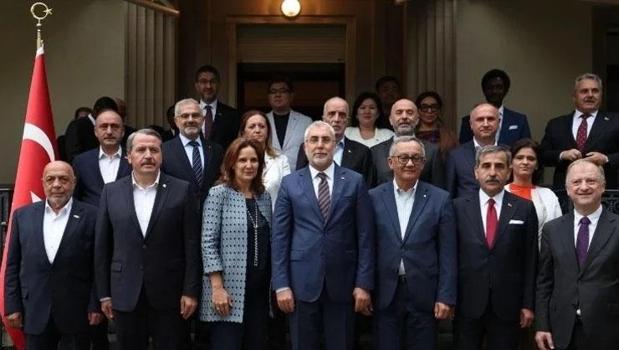 Bakan Işıkhan, işçi, işveren ve memur temsilcileriyle Cenevre'de görüştü)
