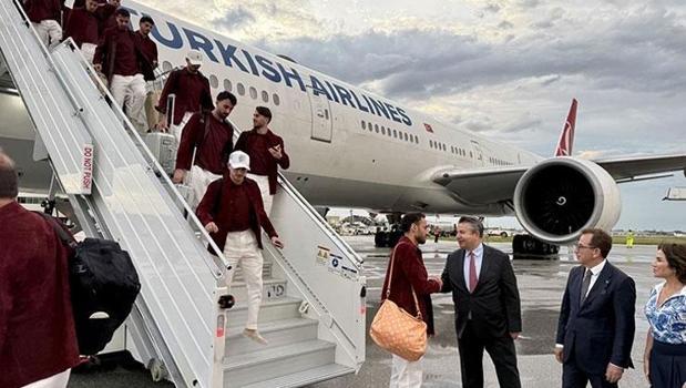 Millilerimiz Dünya Kupası için ABD’de! İlk durak Florida)