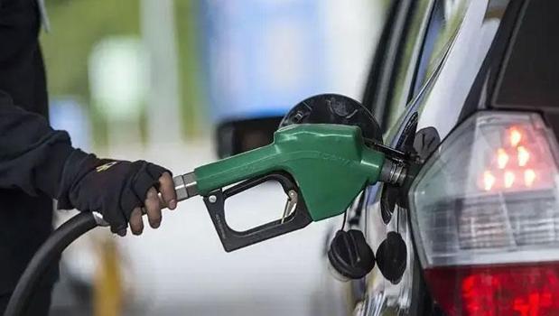 Türkiye bayramda yollara döküldü! 10 günde 827 milyon litre akaryakıt satıldı)