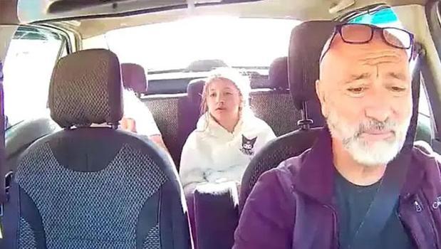 Taksici küçük kızı ölümden kurtardı! Dikiz aynasından fark edince hastaneye yetiştirdi)