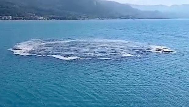 Kastamonu'da panik dolu anlar! Deniz kabardı, bomba gibi patladı)