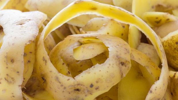 Patates kabuklarının ne işe yaradığını kimse bilmiyor! Soyduktan sonra çöpe atmaktan vazgeçin)