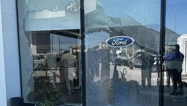 Antalya'da Otokoç galerisine silahlı saldırı! Gözaltı sayısı 13'e yükseldi)