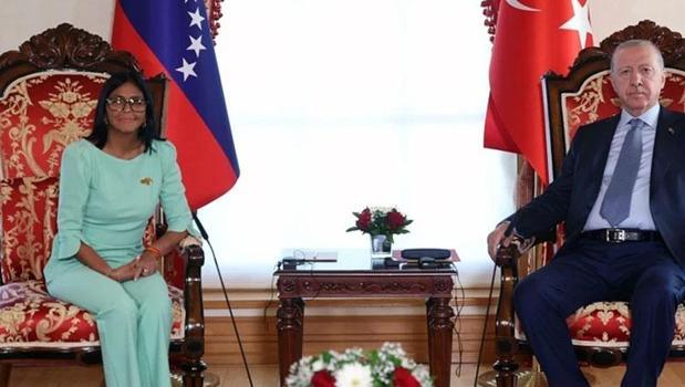 Cumhurbaşkanı Erdoğan'dan Venezuela ile yeni hamle... Ticaret hedefi 3 milyar dolar)