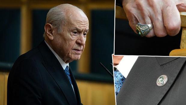 Bahçeli'nin taktığı rozet ve yüzükteki mesaj dikkat çekti! Anlamı ortaya çıktı)