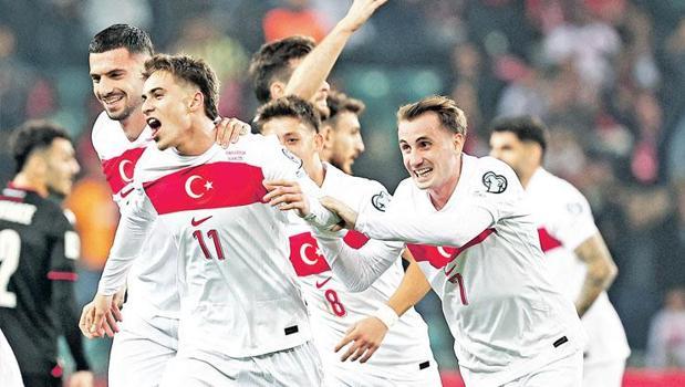 Bizim çocuklar kupaya heyecan katar)